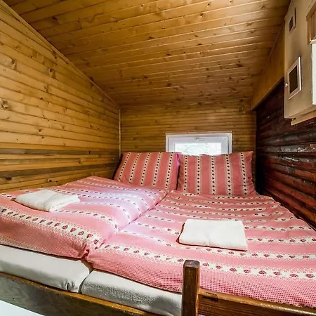 Chalet Old Fashioned In Lopusna Dolina Near High Tatras Lucivna